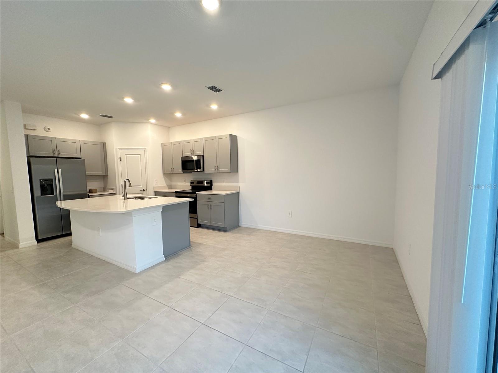 Image 4 of 30 For 2207 Portrait Street