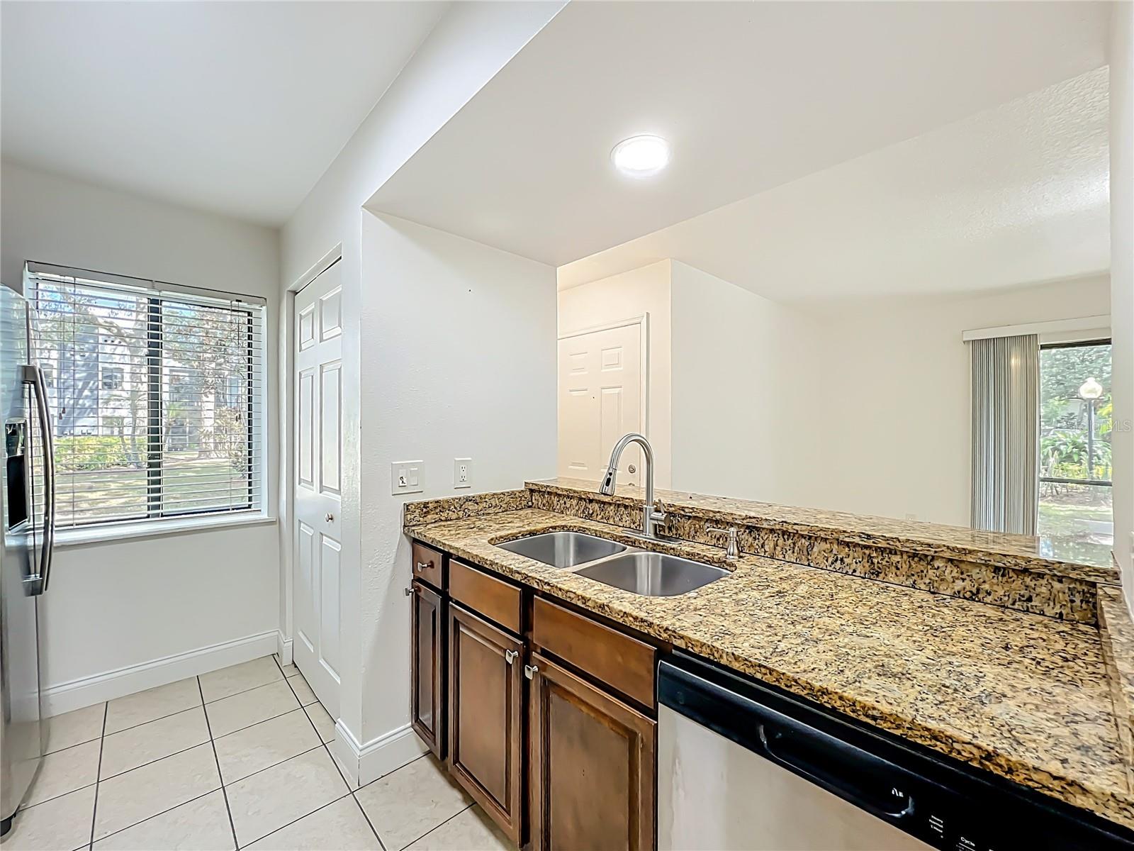 Image 20 of 59 For 185 Waterfall Way 102