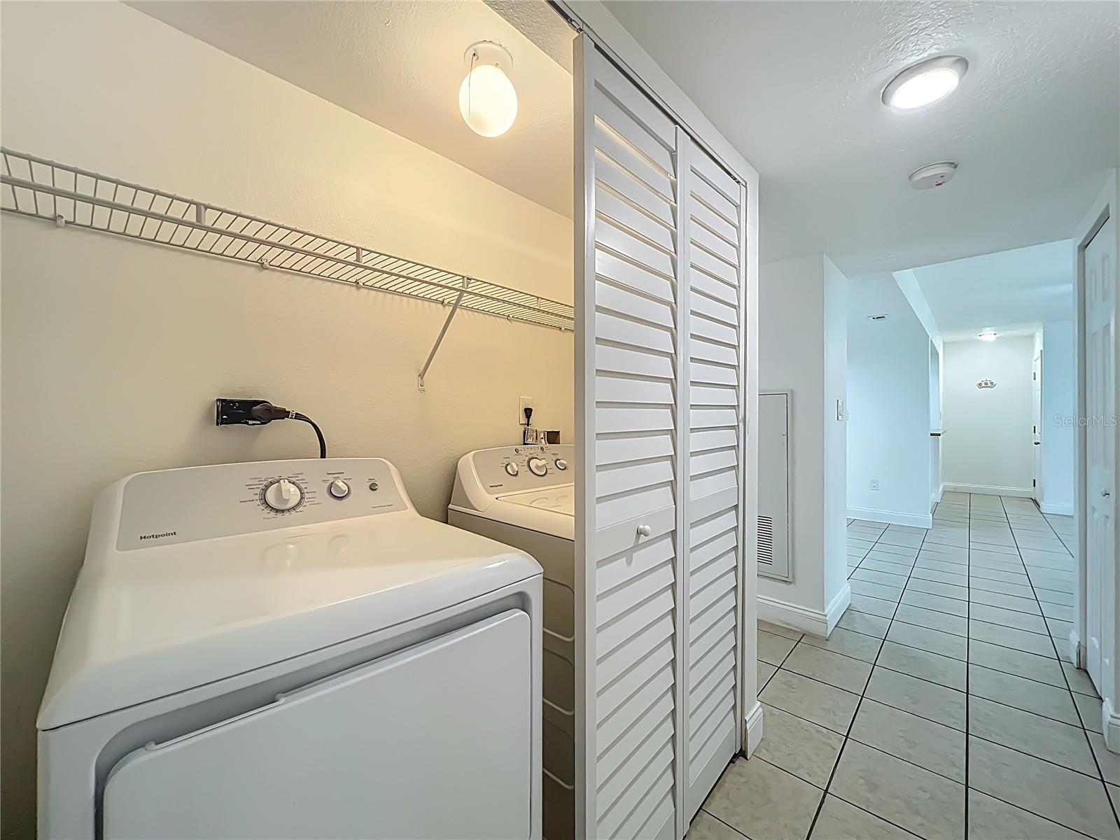 Image 28 of 59 For 185 Waterfall Way 102