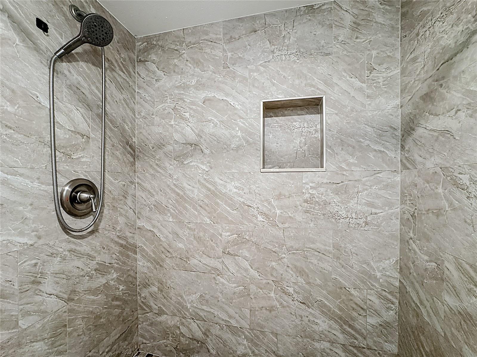 Image 41 of 59 For 185 Waterfall Way 102