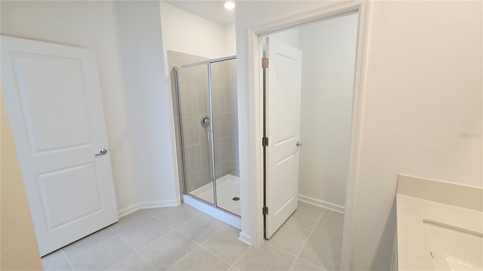 Image 29 of 33 For 724 Squire Avenue