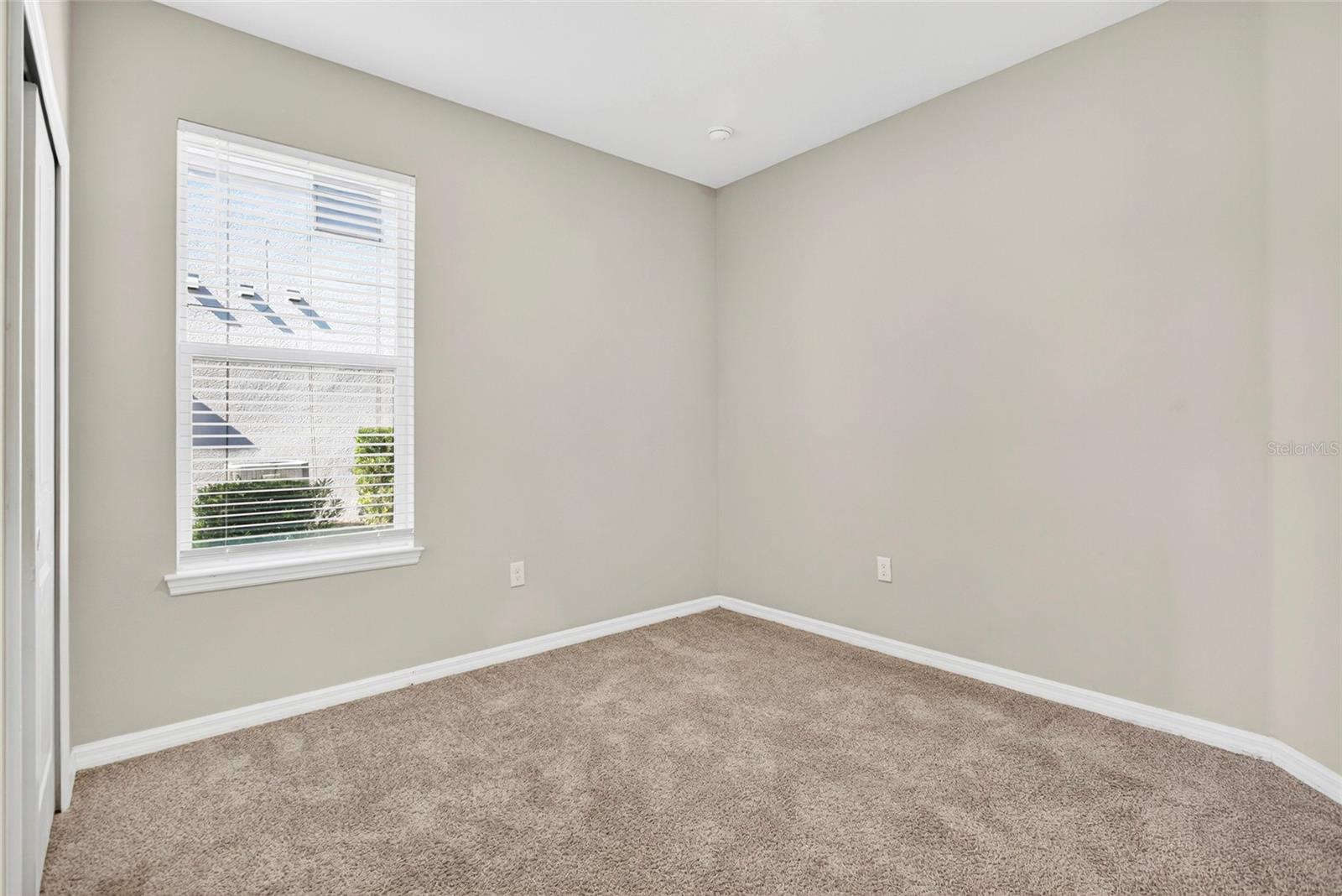 Image 18 of 39 For 1910 Goblet Cove Street