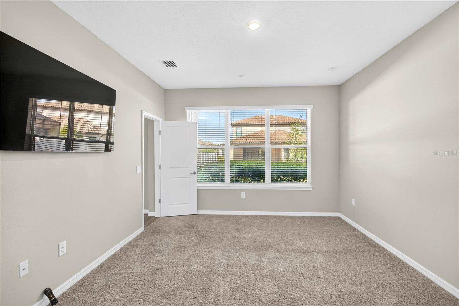 Image 23 of 39 For 1910 Goblet Cove Street