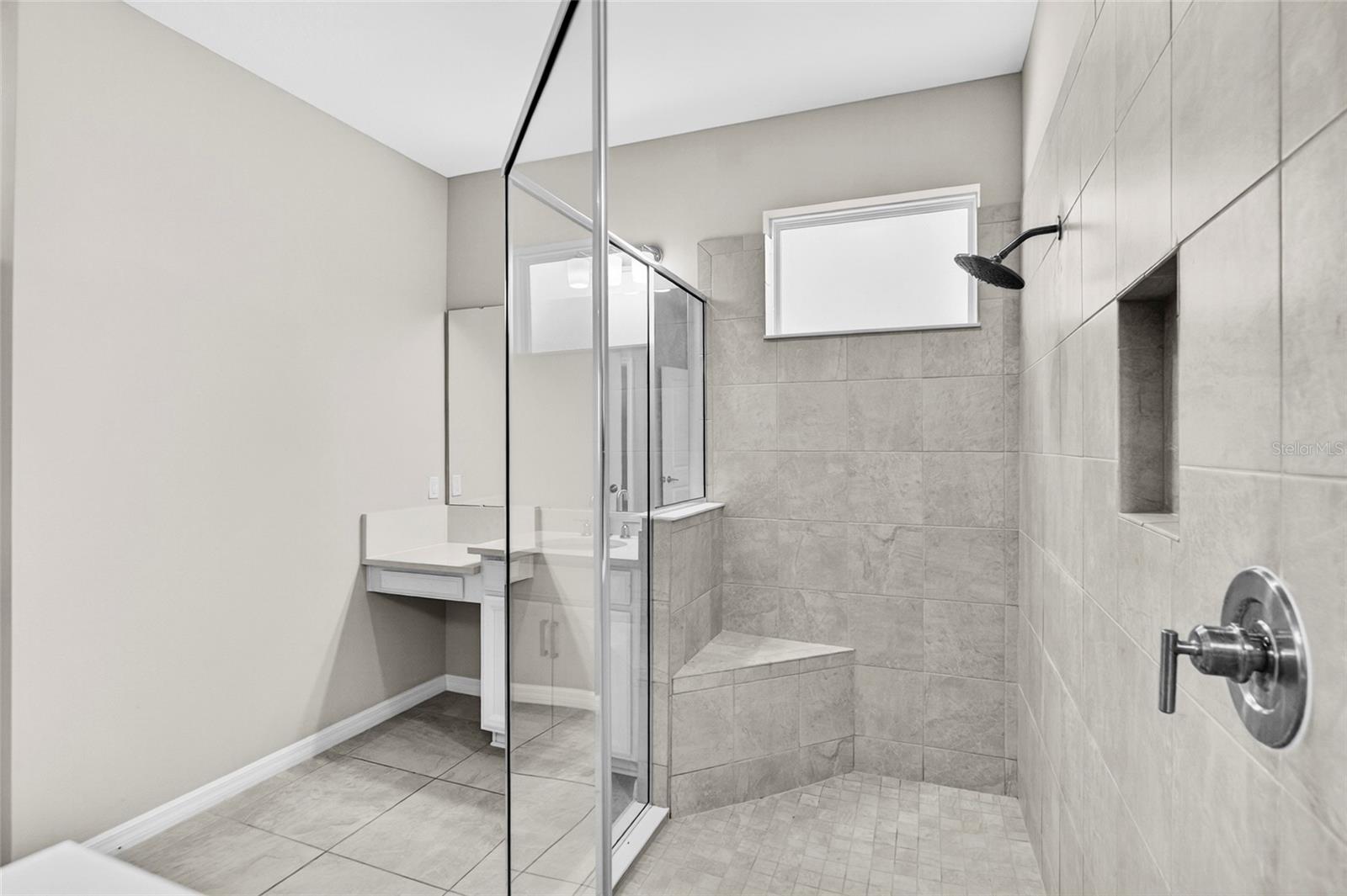 Image 28 of 39 For 1910 Goblet Cove Street