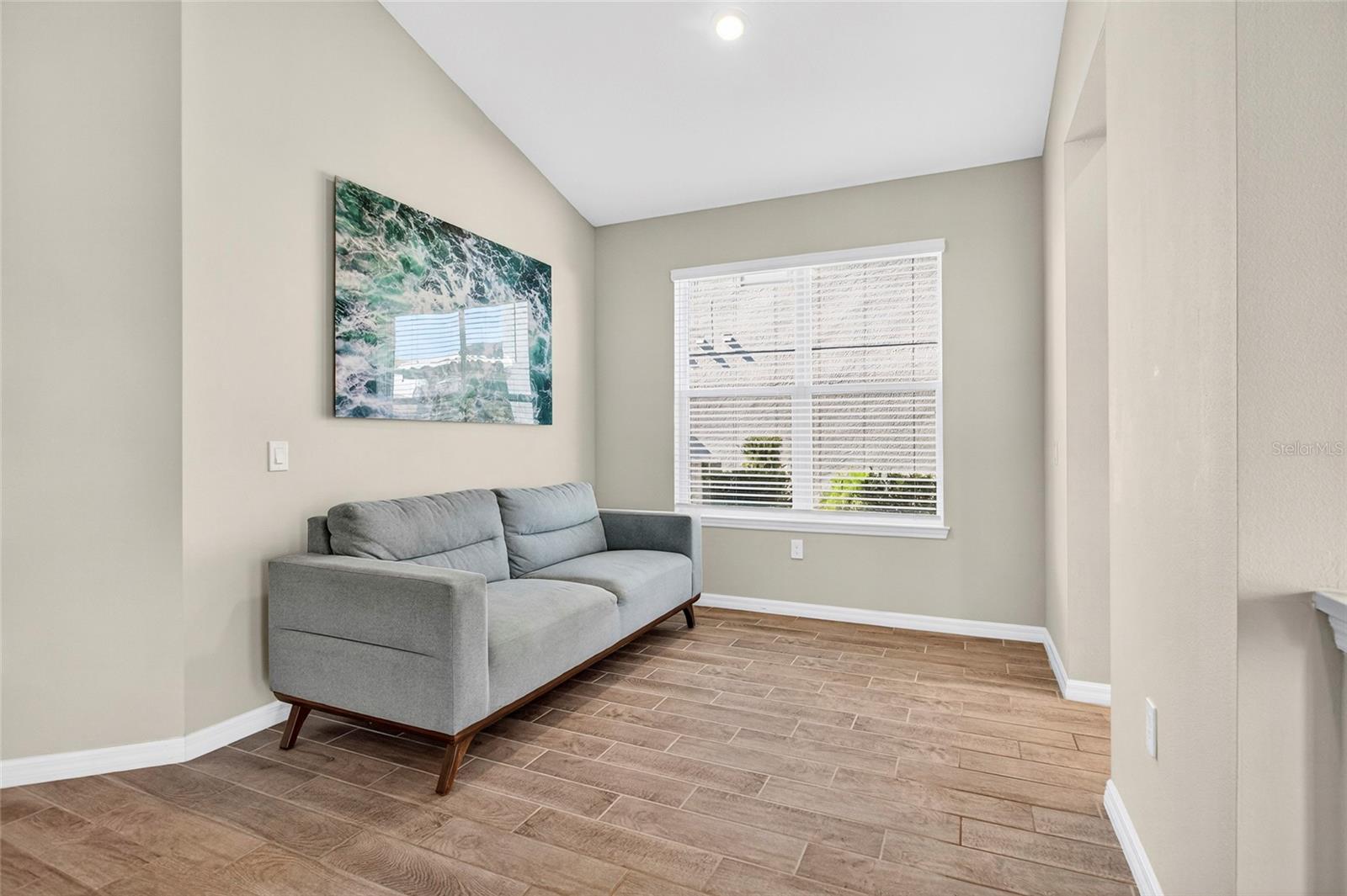 Image 7 of 39 For 1910 Goblet Cove Street