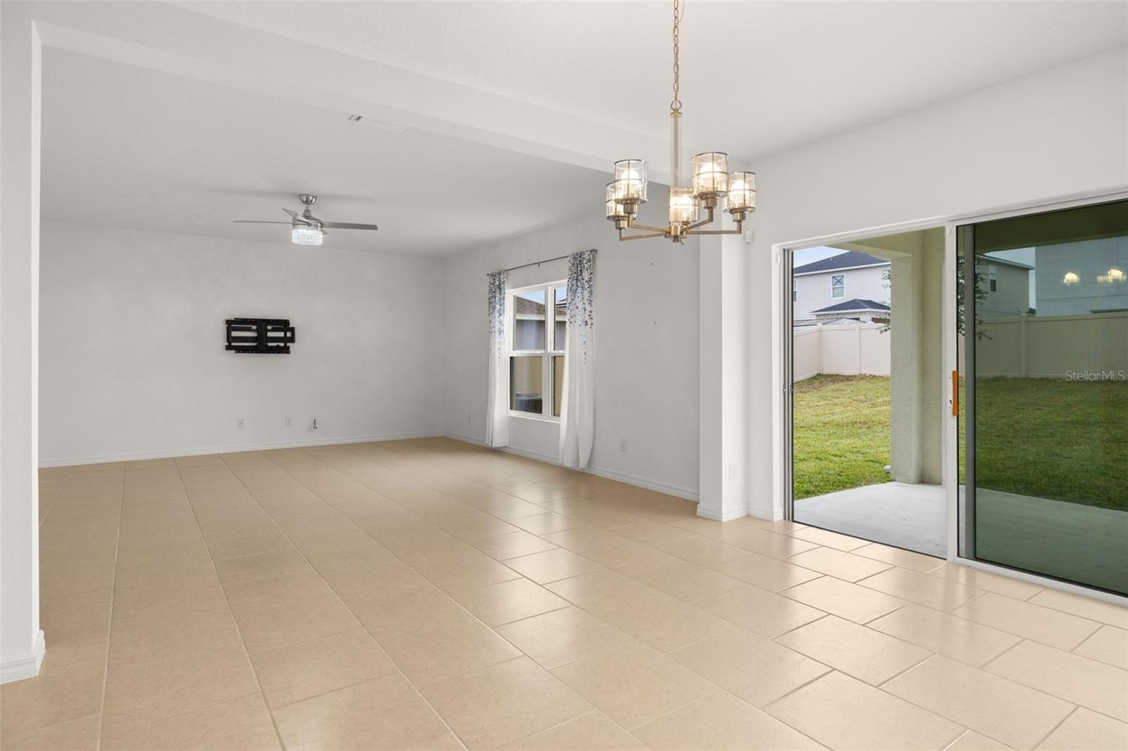 Image 20 of 45 For 683 Campo Lane