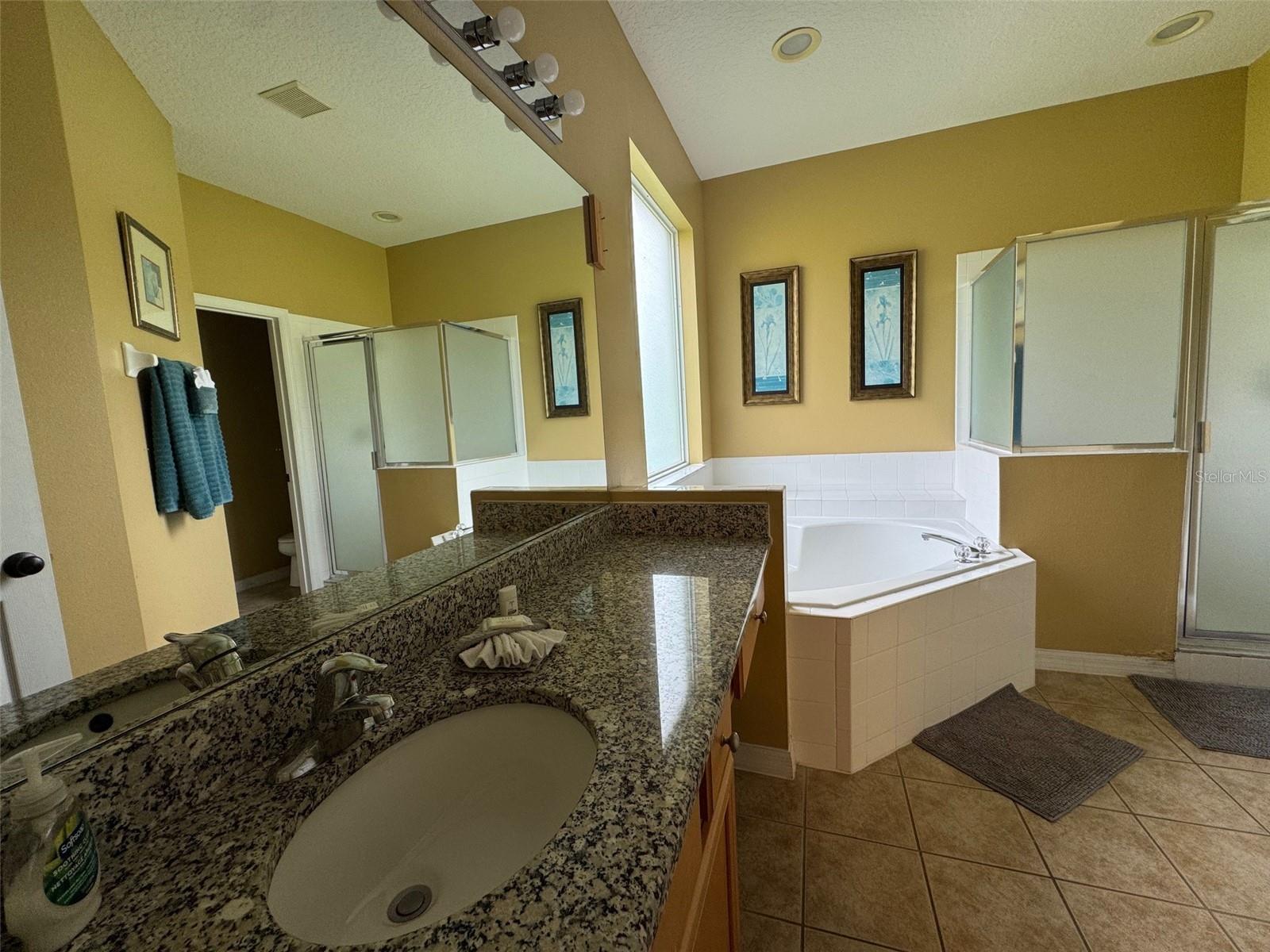 Image 23 of 44 For 8475 Oasis Key Cove