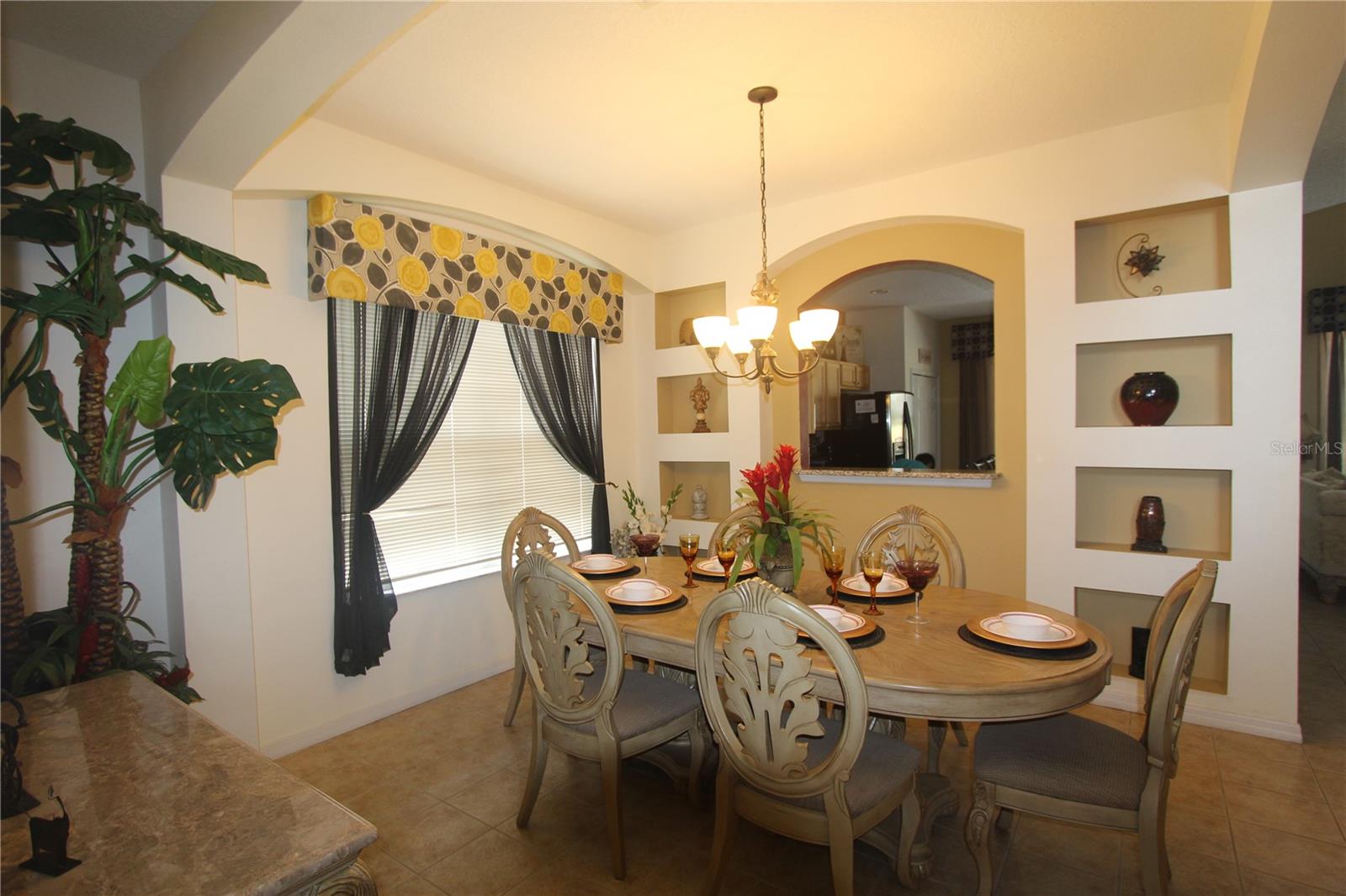 Image 4 of 44 For 8475 Oasis Key Cove