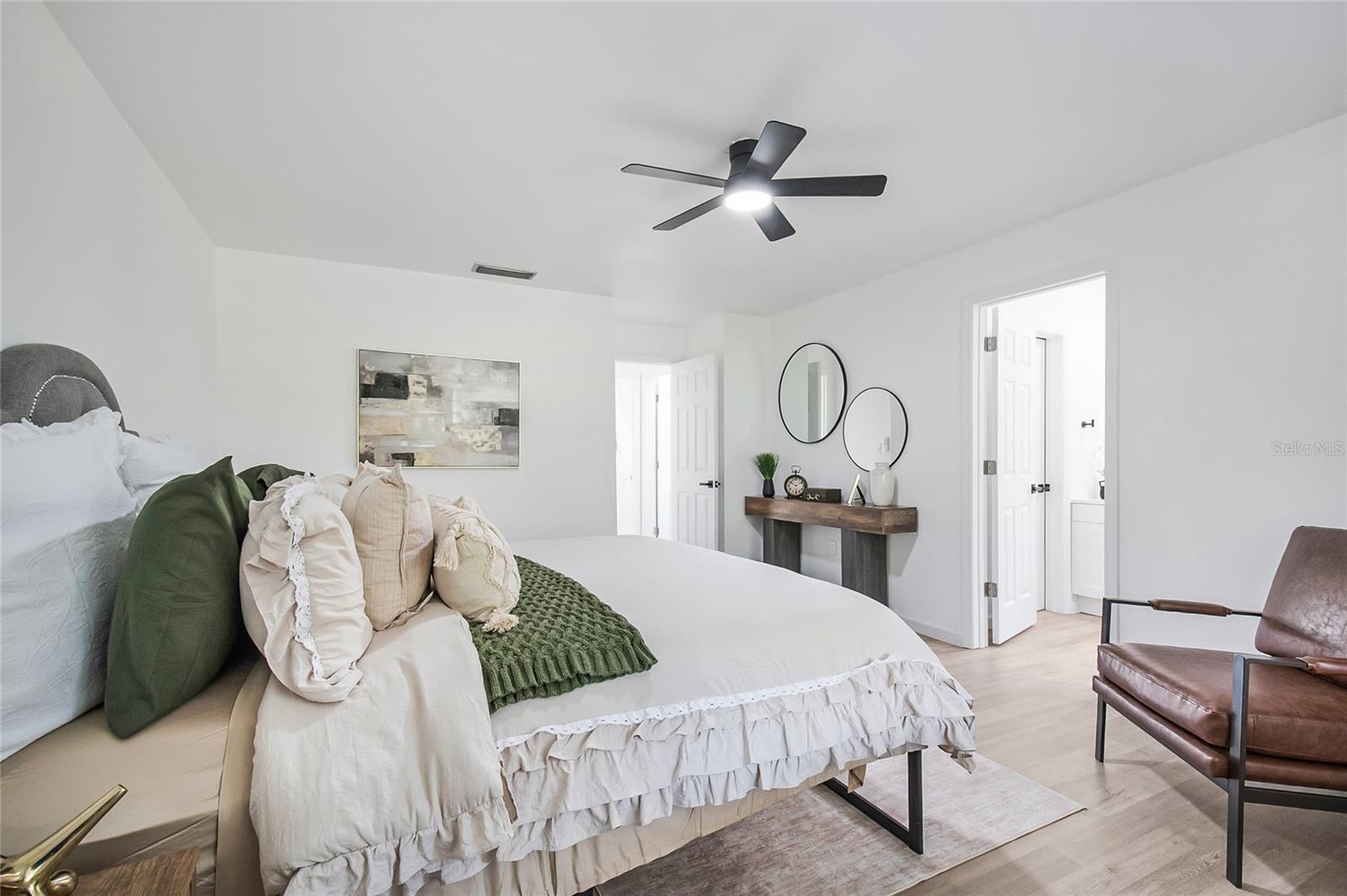 Image 17 of 42 For 10 Sandalwood Drive