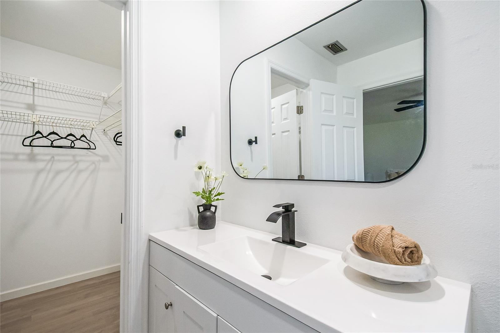 Image 20 of 42 For 10 Sandalwood Drive