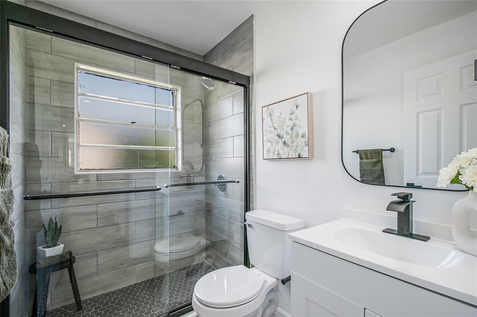 Image 23 of 42 For 10 Sandalwood Drive