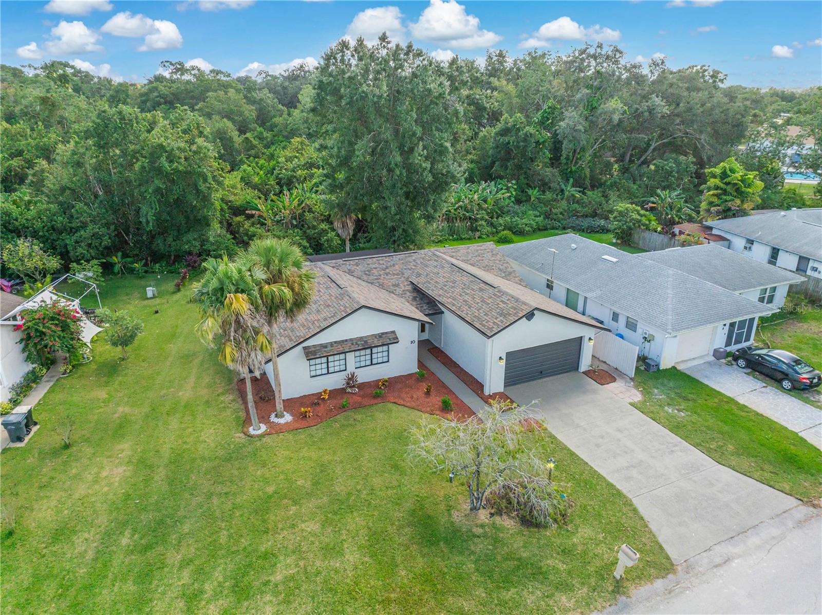 Image 33 of 42 For 10 Sandalwood Drive