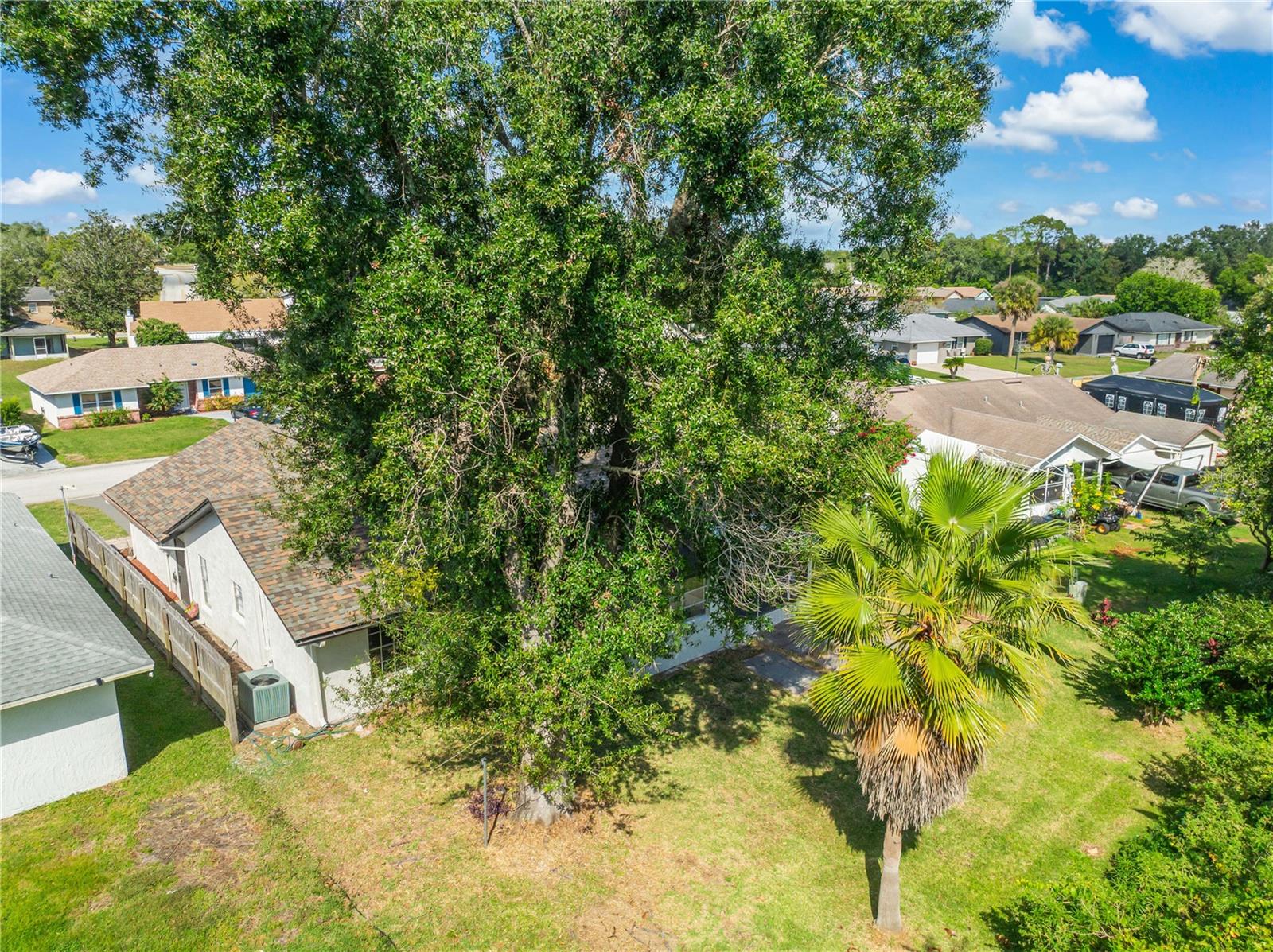 Image 38 of 42 For 10 Sandalwood Drive