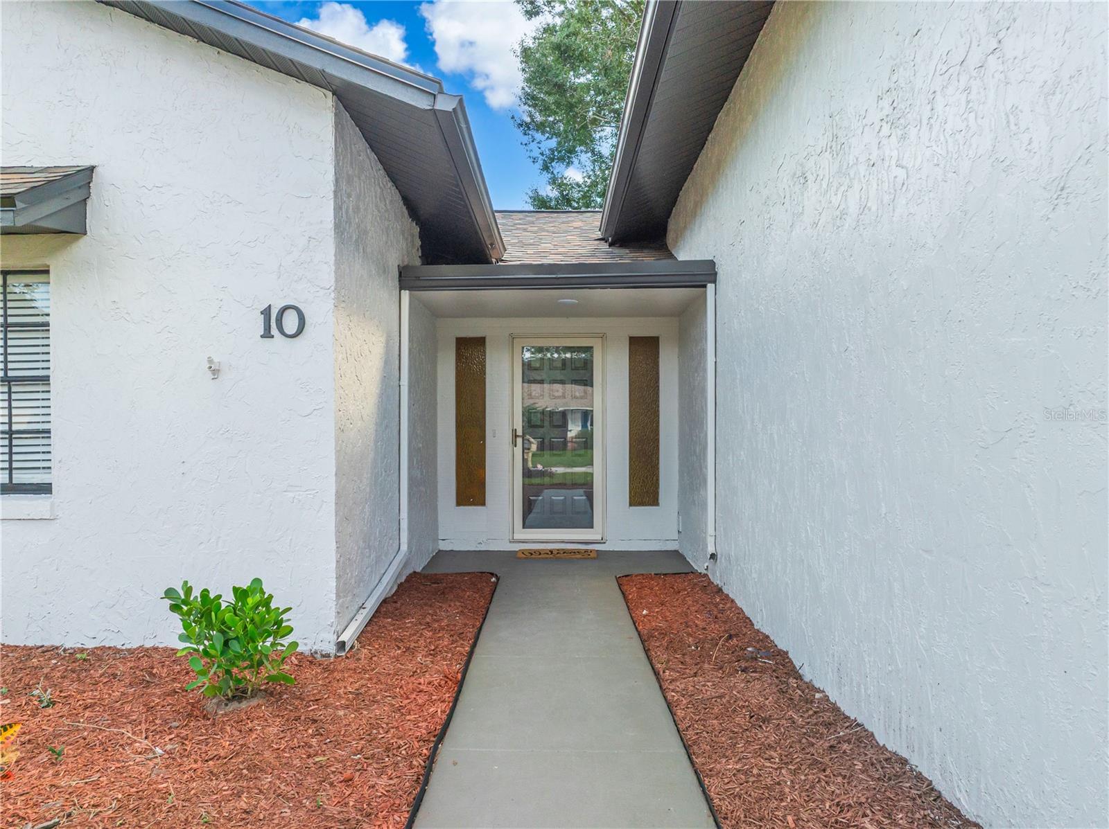 Image 5 of 42 For 10 Sandalwood Drive