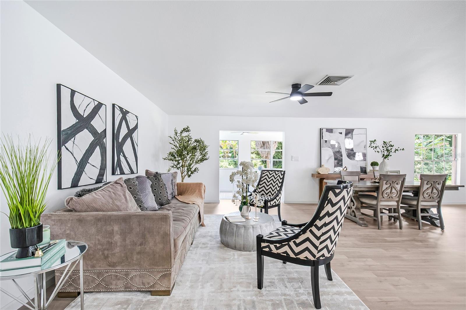 Image 8 of 42 For 10 Sandalwood Drive