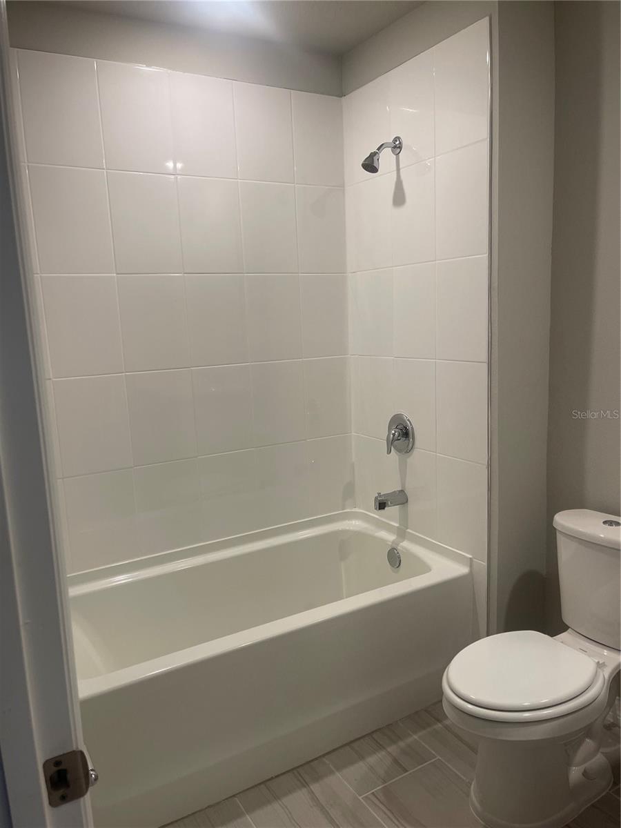 Image 19 of 29 For 452 Legacy Loop