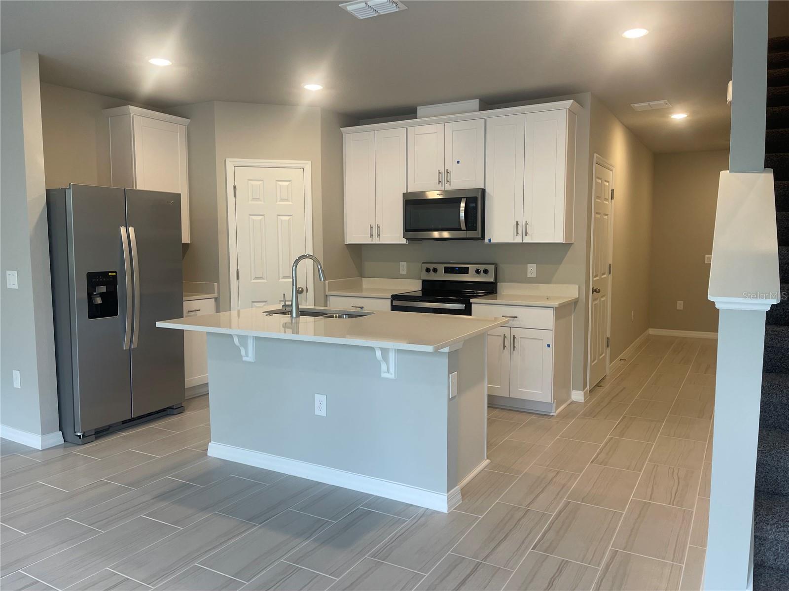 Image 7 of 29 For 452 Legacy Loop