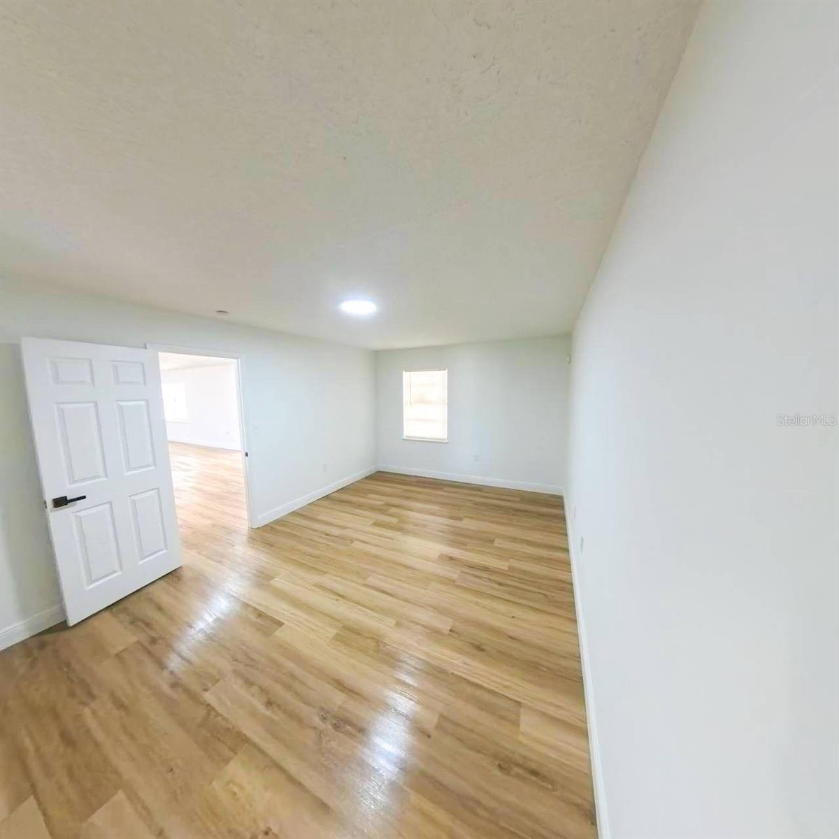 Image 21 of 46 For 4618 Miranda Circle