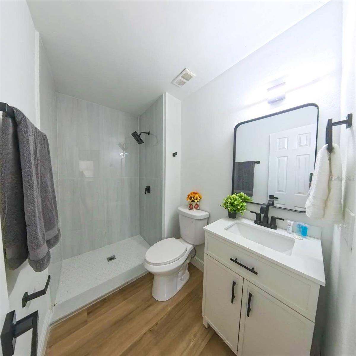 Image 24 of 46 For 4618 Miranda Circle