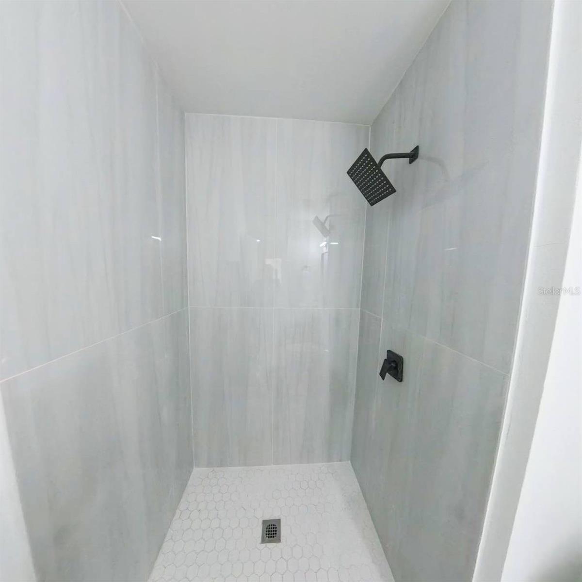 Image 25 of 46 For 4618 Miranda Circle