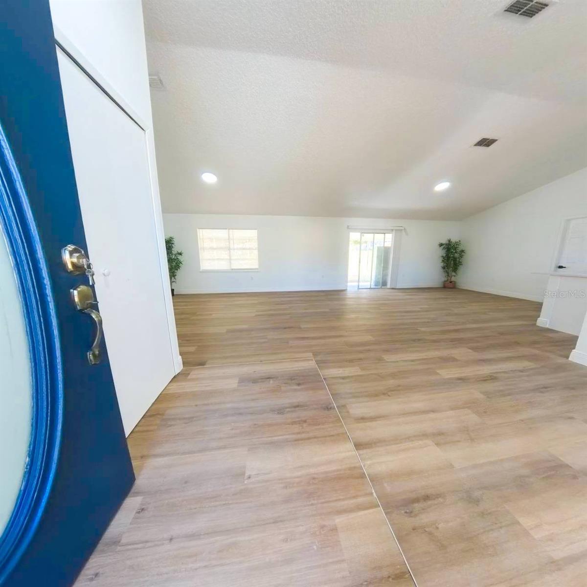 Image 6 of 46 For 4618 Miranda Circle