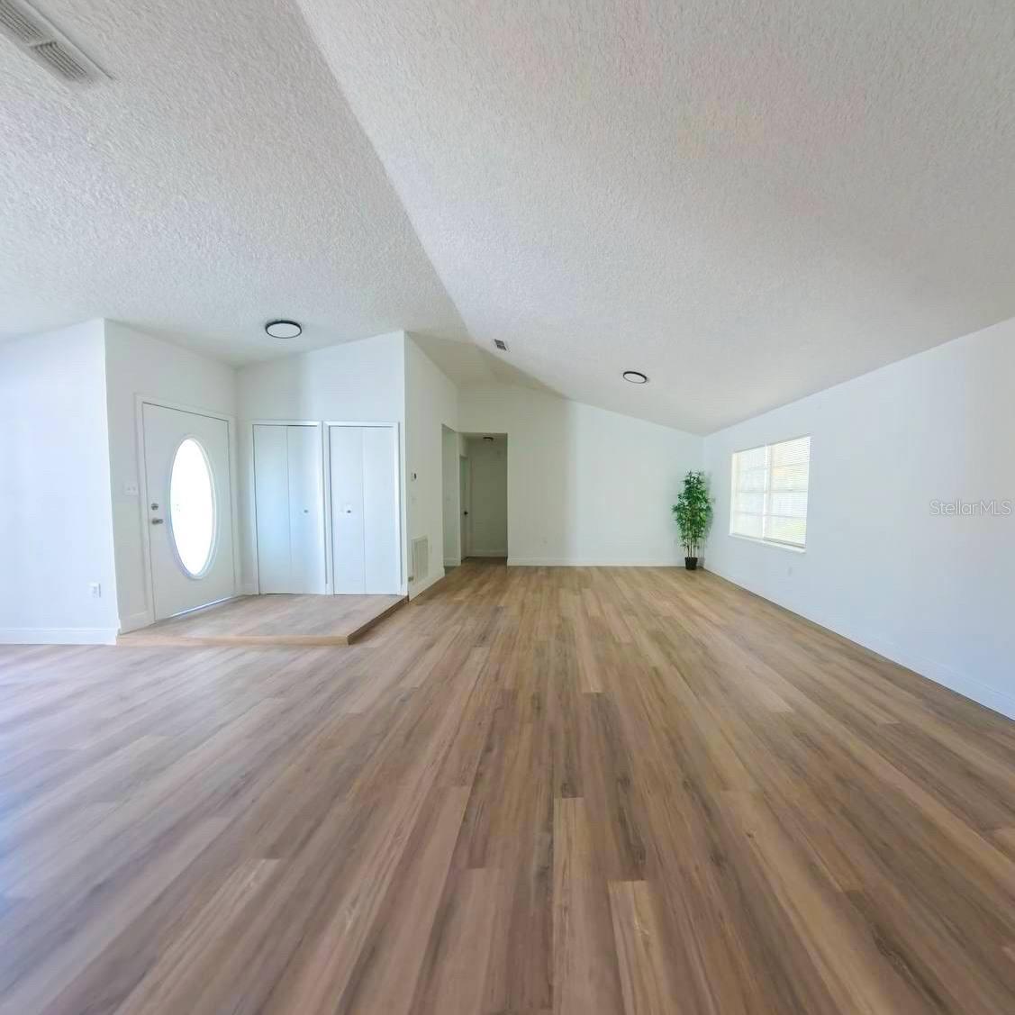 Image 8 of 46 For 4618 Miranda Circle