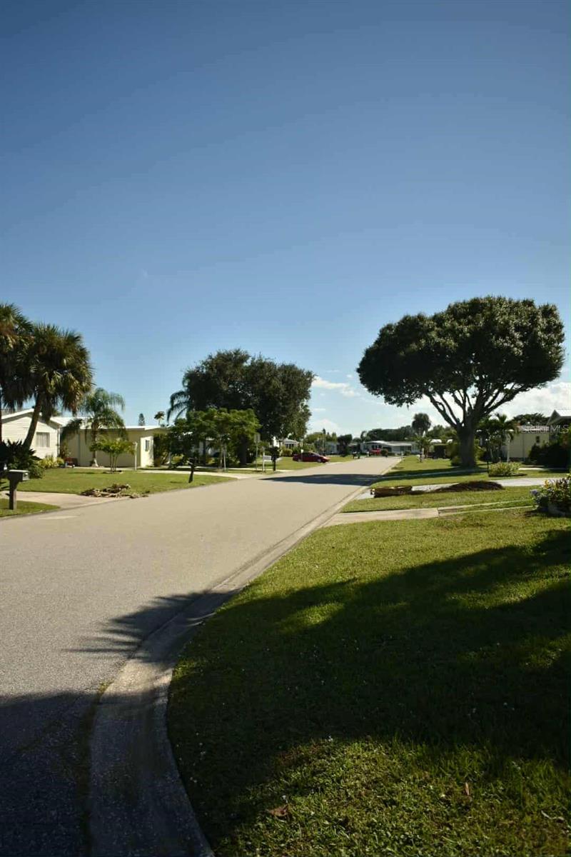 Image 8 of 8 For 1251 Waterway Drive