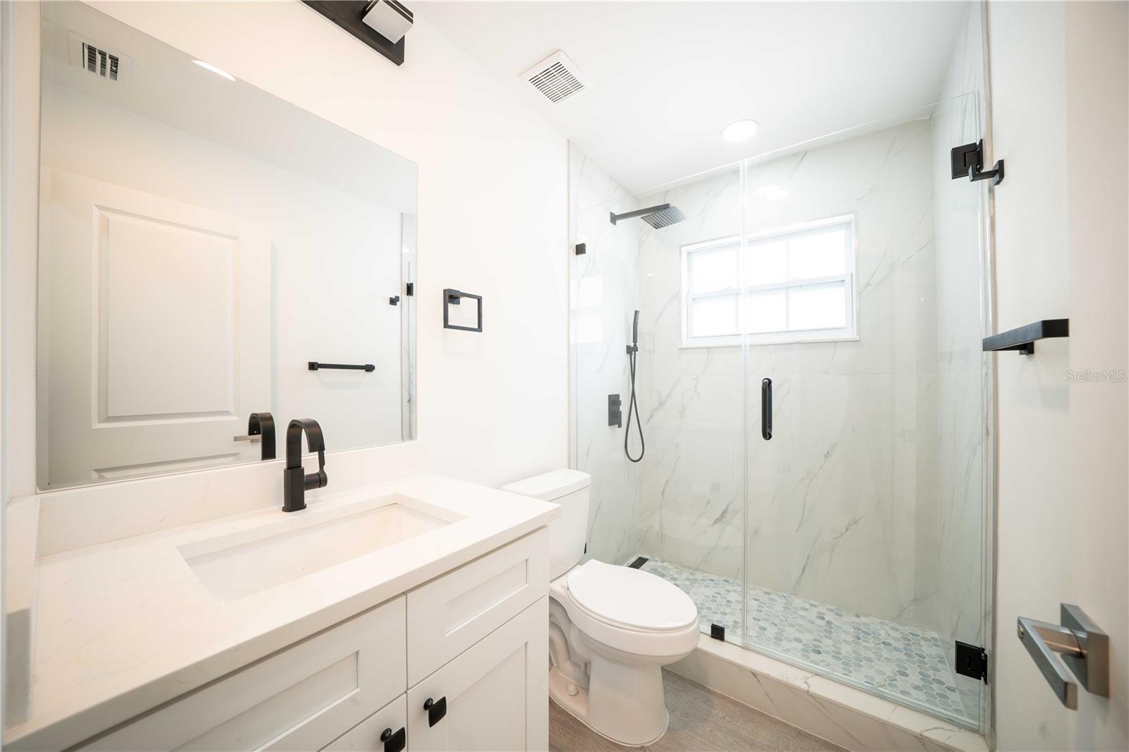 Image 14 of 37 For 851 76th Avenue N