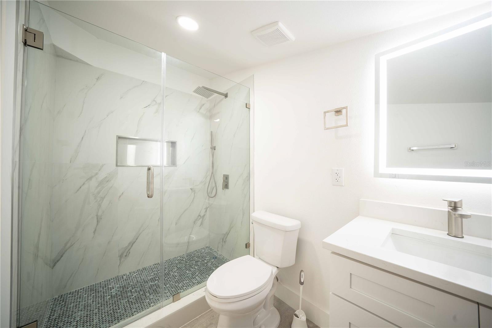 Image 24 of 37 For 851 76th Avenue N