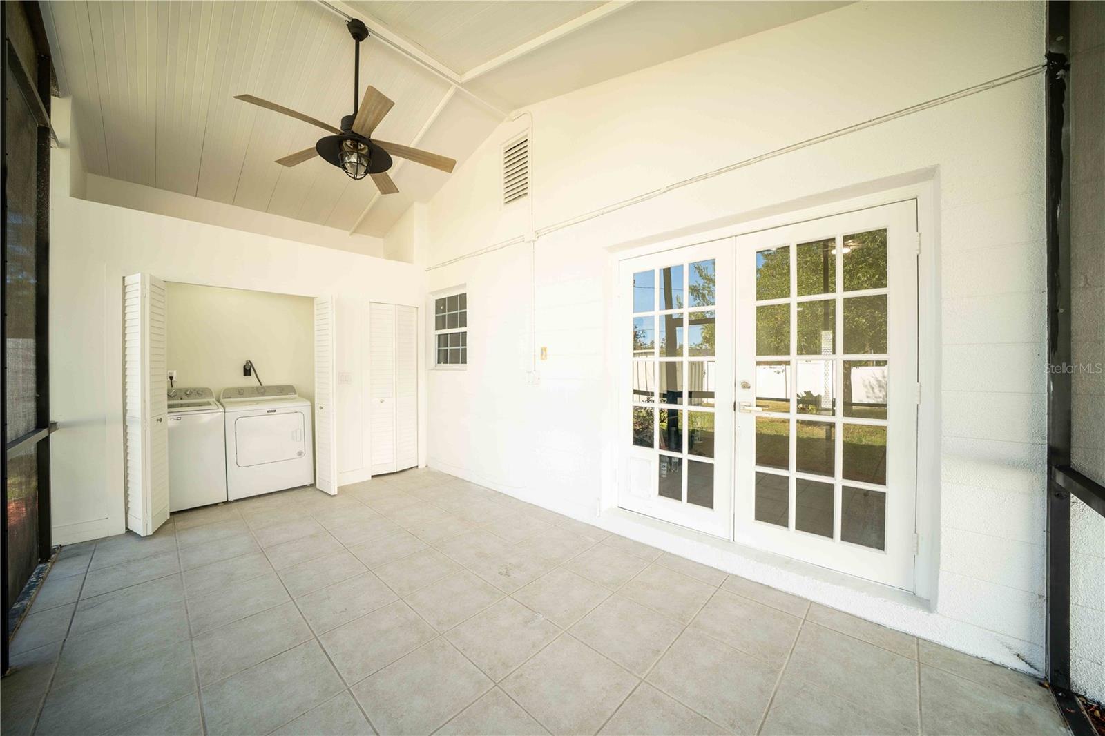 Image 26 of 37 For 851 76th Avenue N