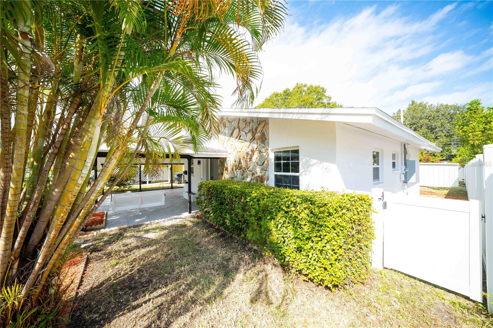 Image 5 of 37 For 851 76th Avenue N