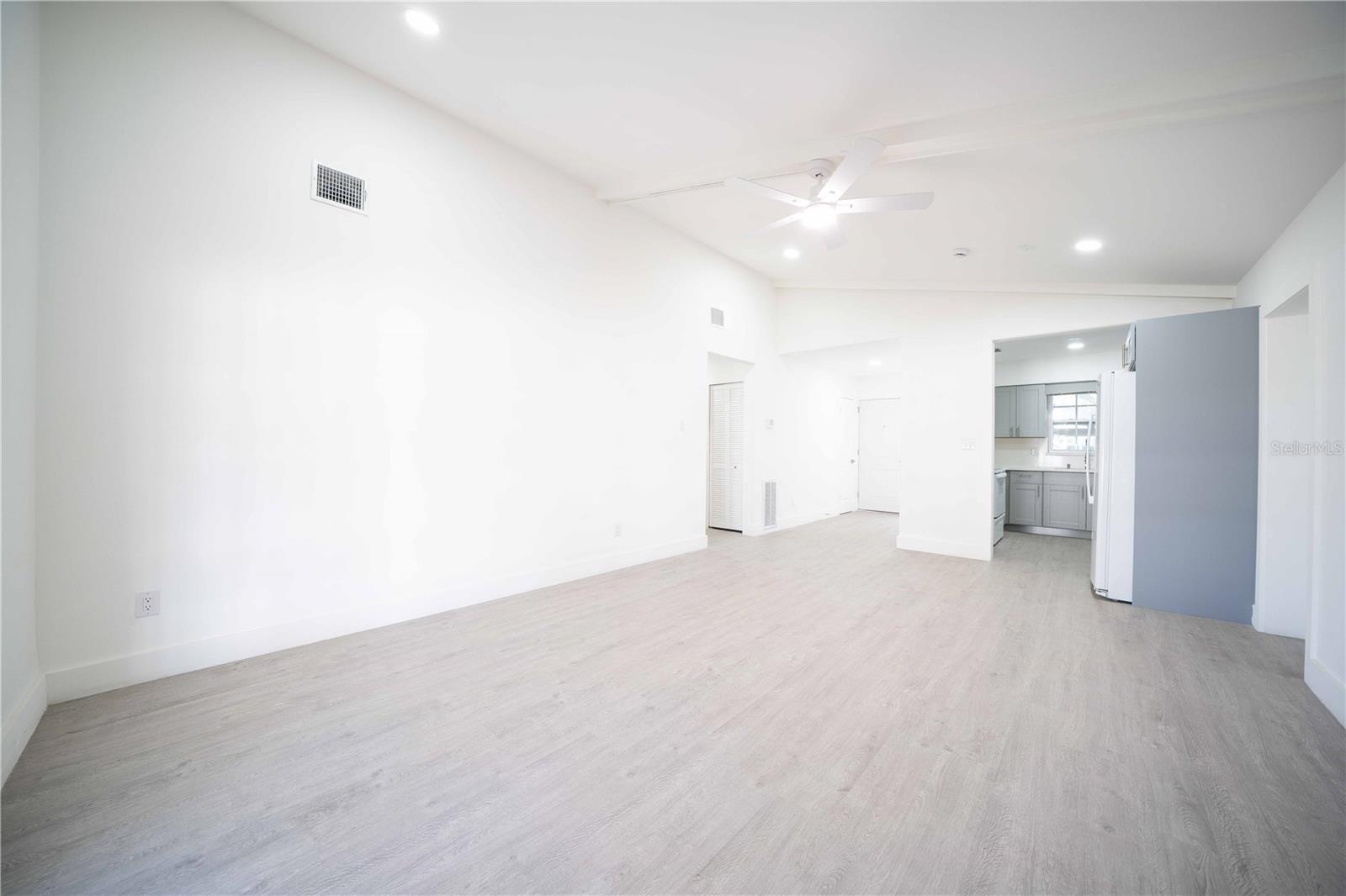 Image 9 of 37 For 851 76th Avenue N