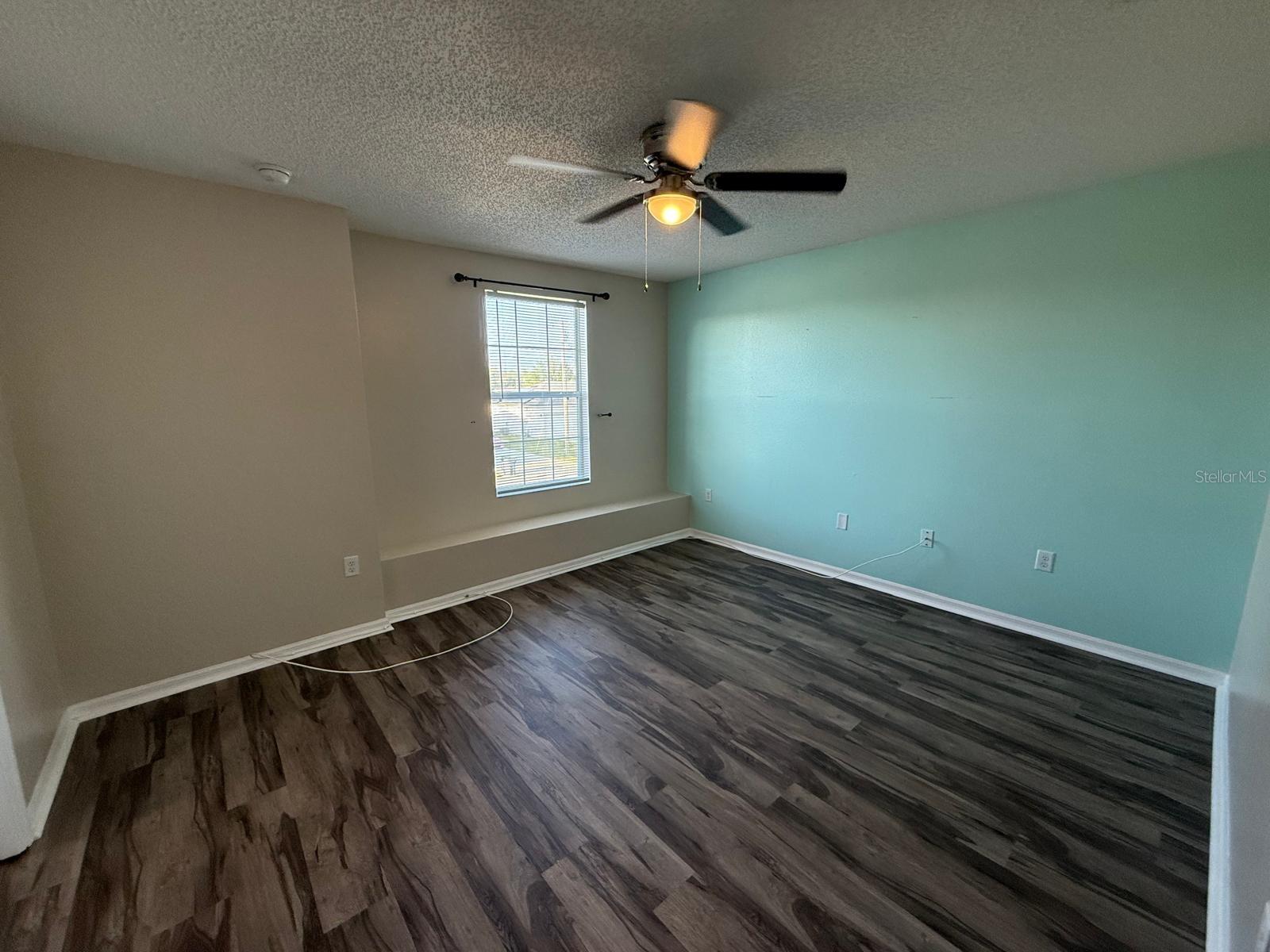 Image 13 of 23 For 716 Parrot Court