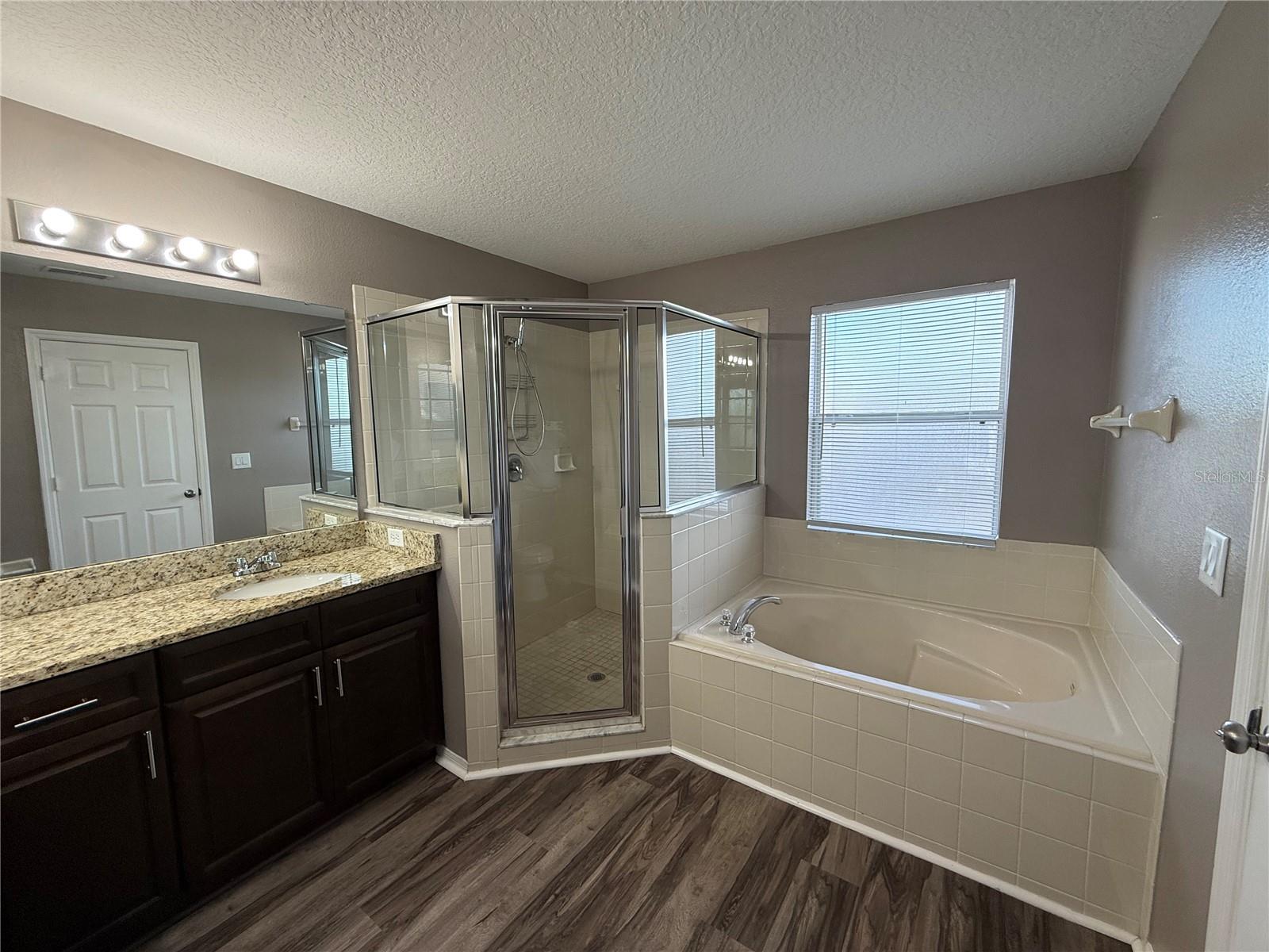 Image 15 of 23 For 716 Parrot Court