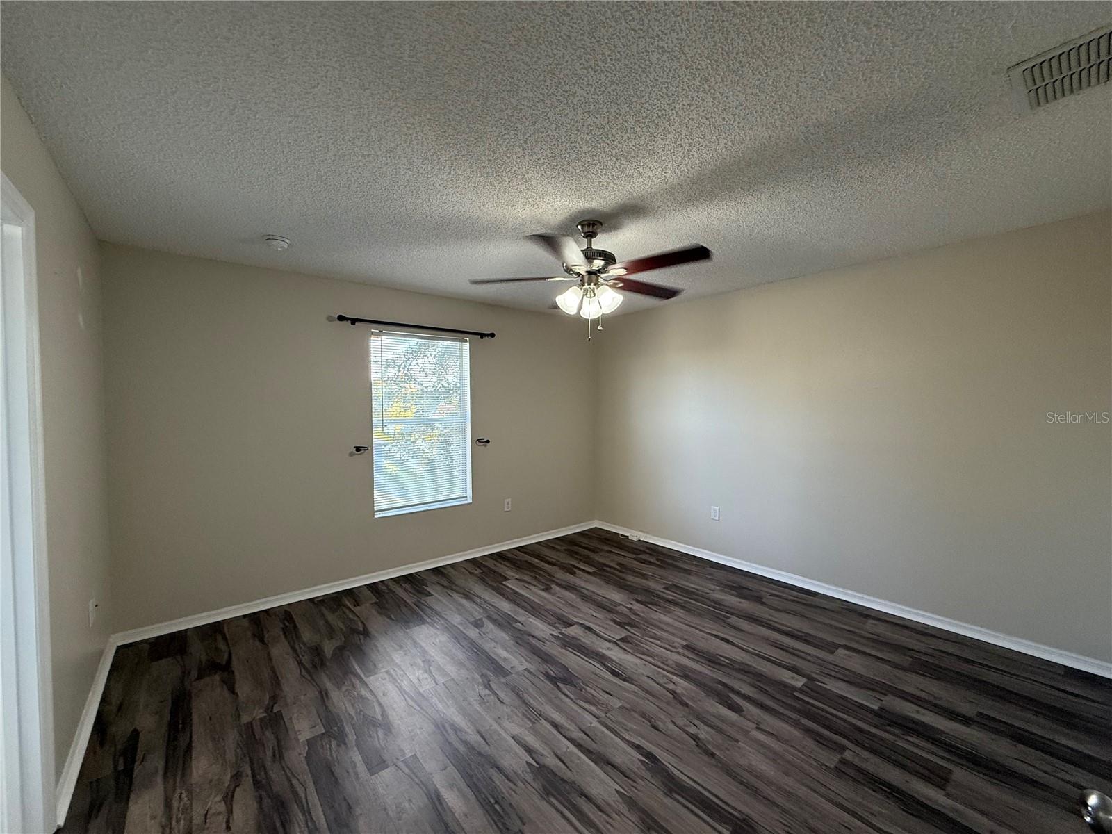 Image 19 of 23 For 716 Parrot Court