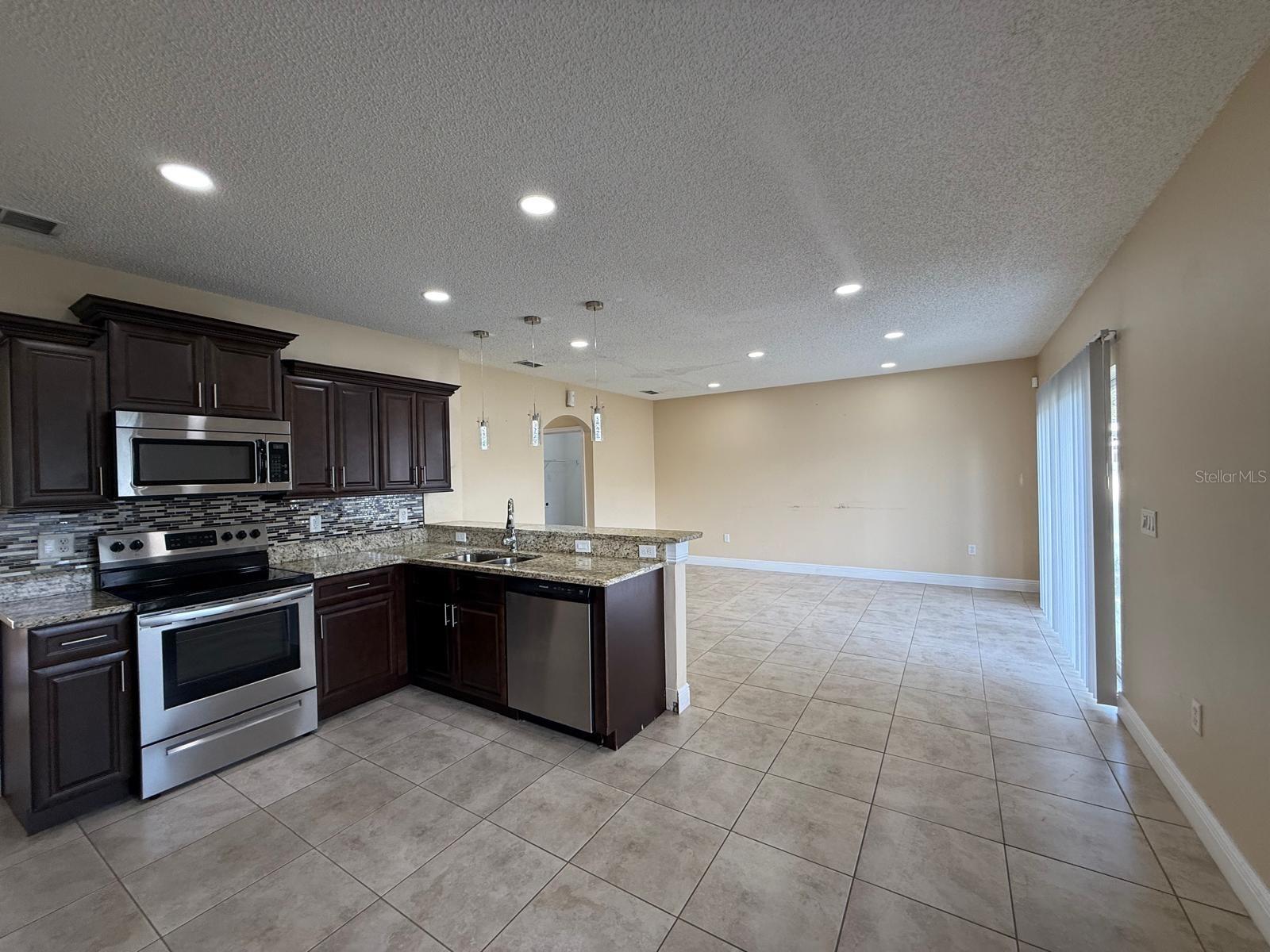 Image 8 of 23 For 716 Parrot Court