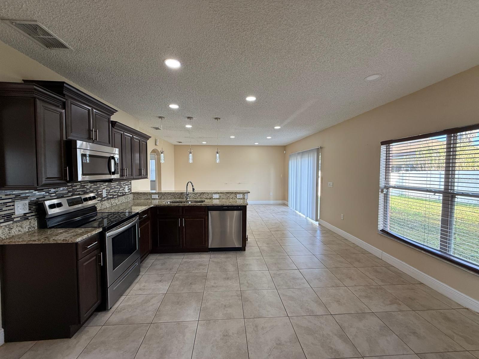 Image 9 of 23 For 716 Parrot Court