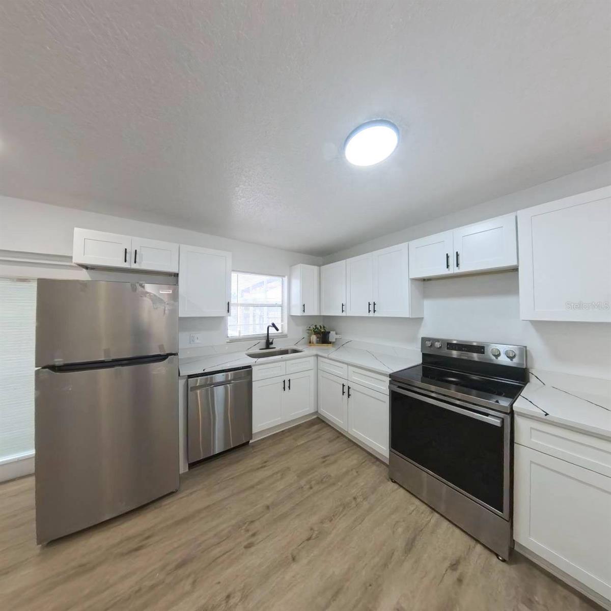 Image 13 of 64 For 905 Spring Creek Drive