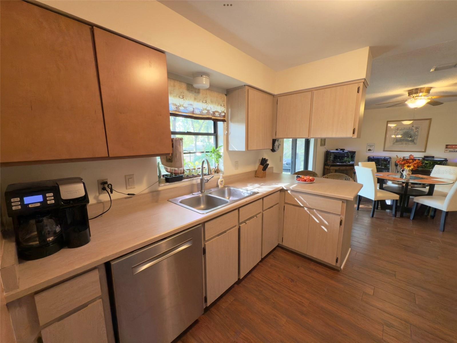 Image 10 of 40 For 1500 Camel Court