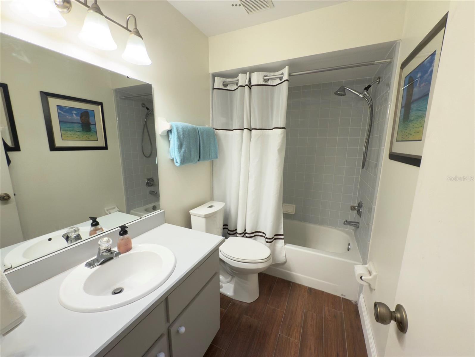 Image 17 of 40 For 1500 Camel Court