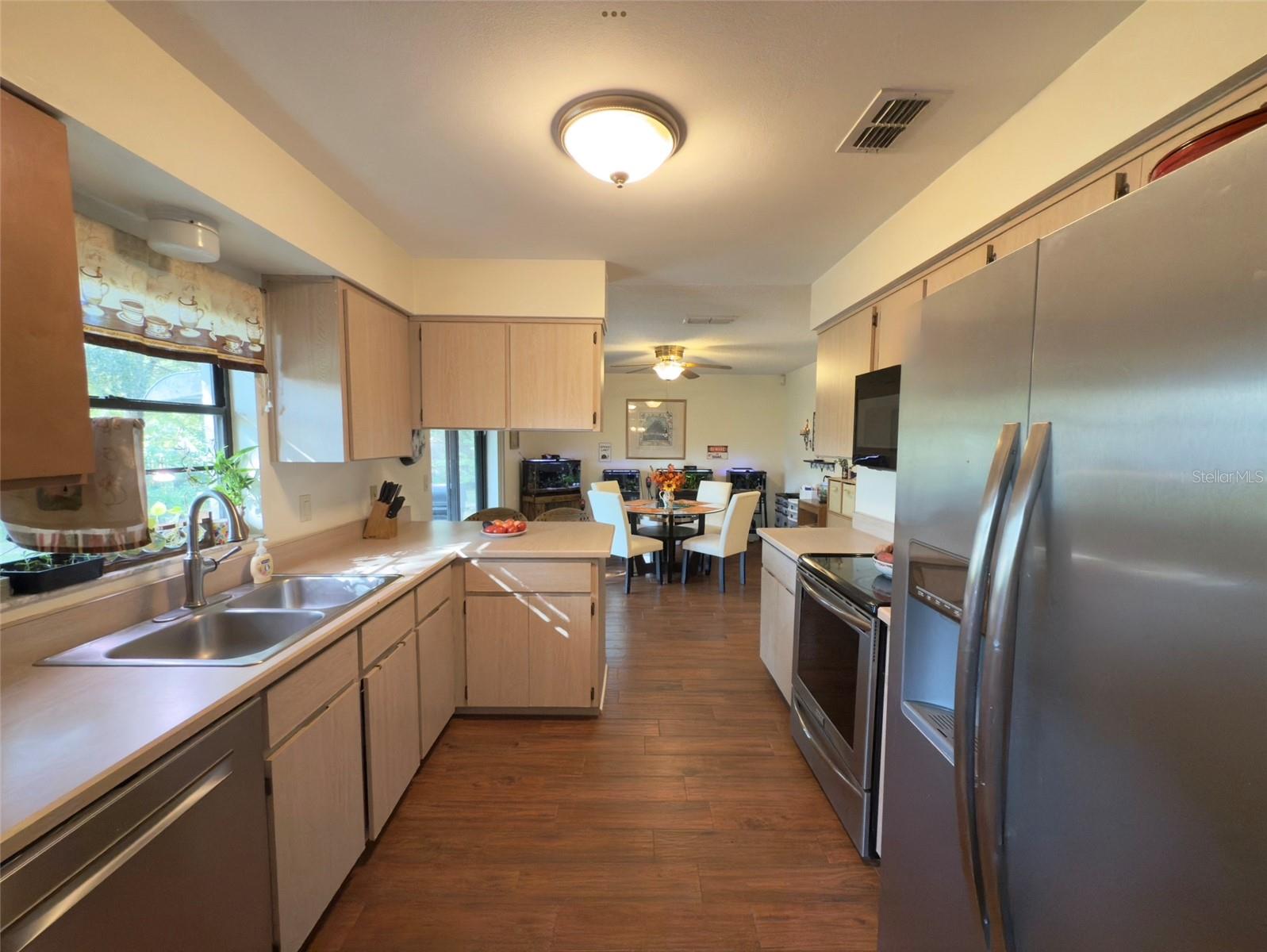 Image 9 of 40 For 1500 Camel Court