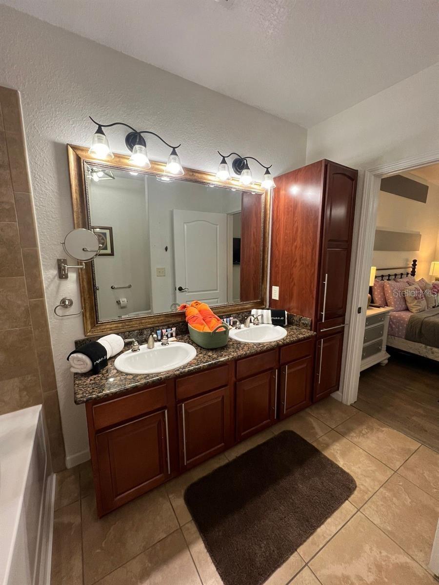 Image 10 of 18 For 904 Charo Parkway 524