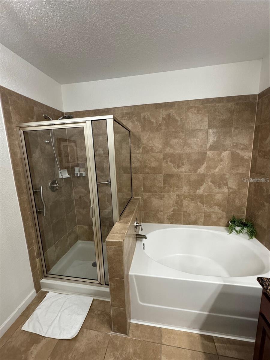 Image 12 of 18 For 904 Charo Parkway 524