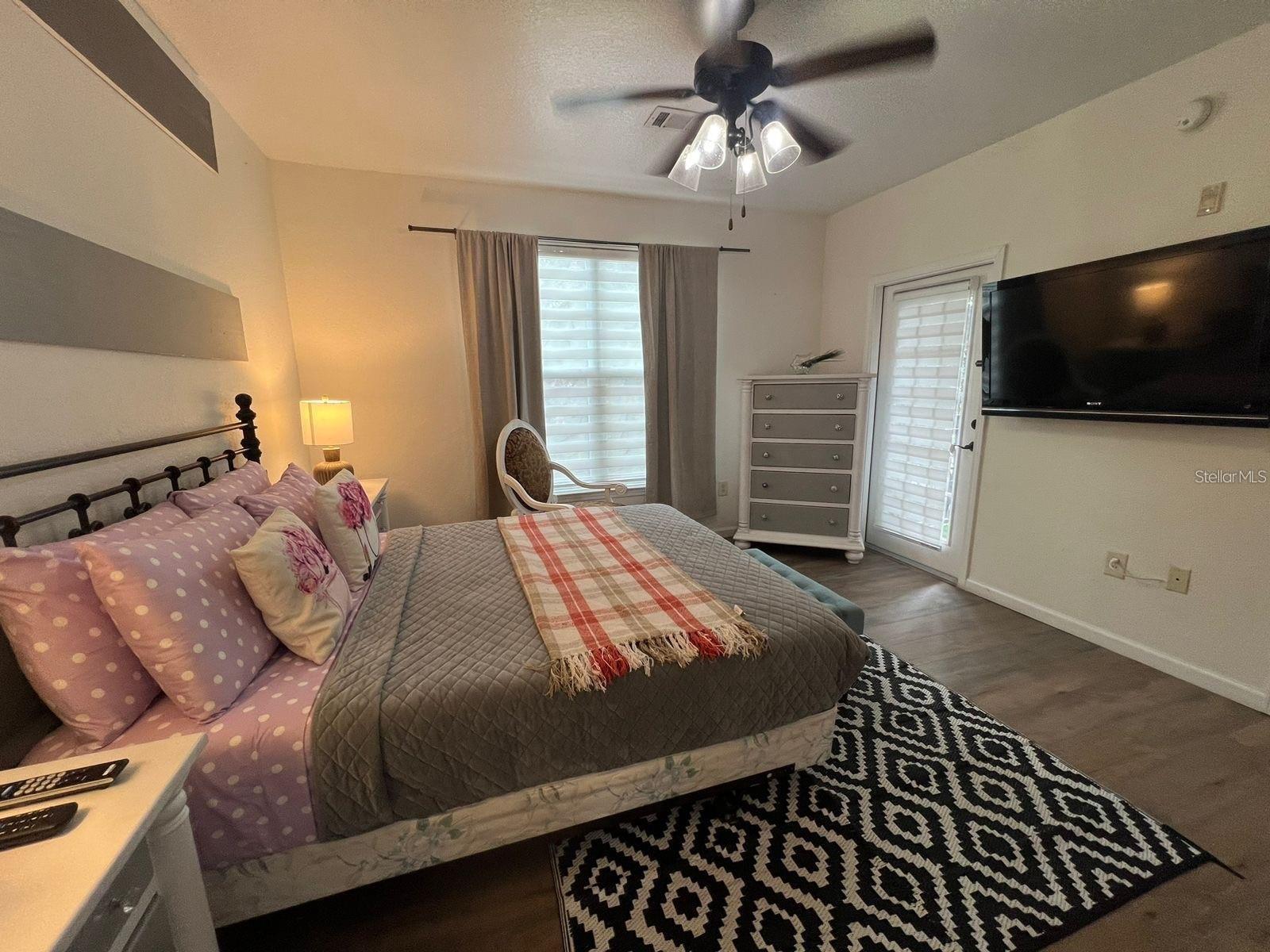 Image 5 of 18 For 904 Charo Parkway 524