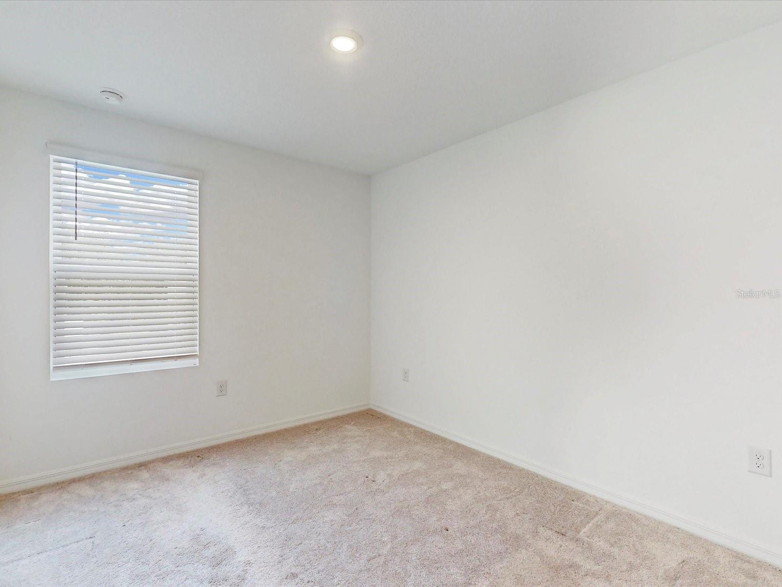 Image 18 of 24 For 3002 Canary Avenue