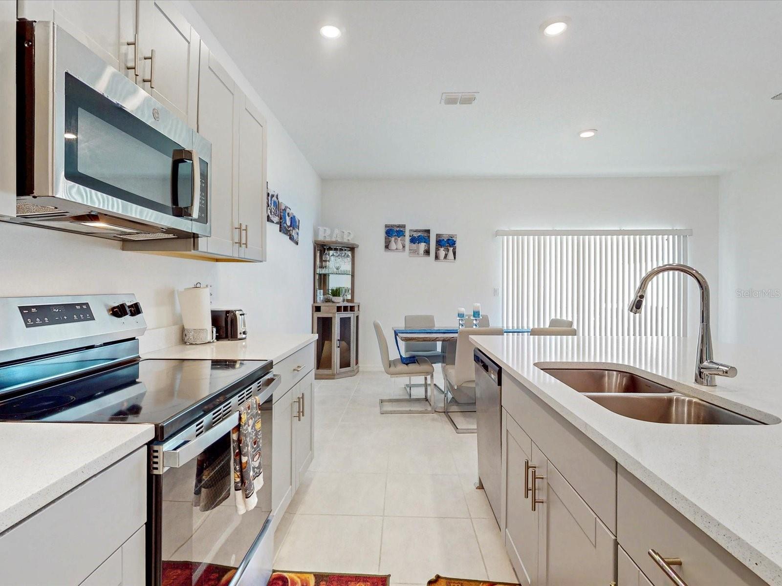 Image 7 of 24 For 3002 Canary Avenue