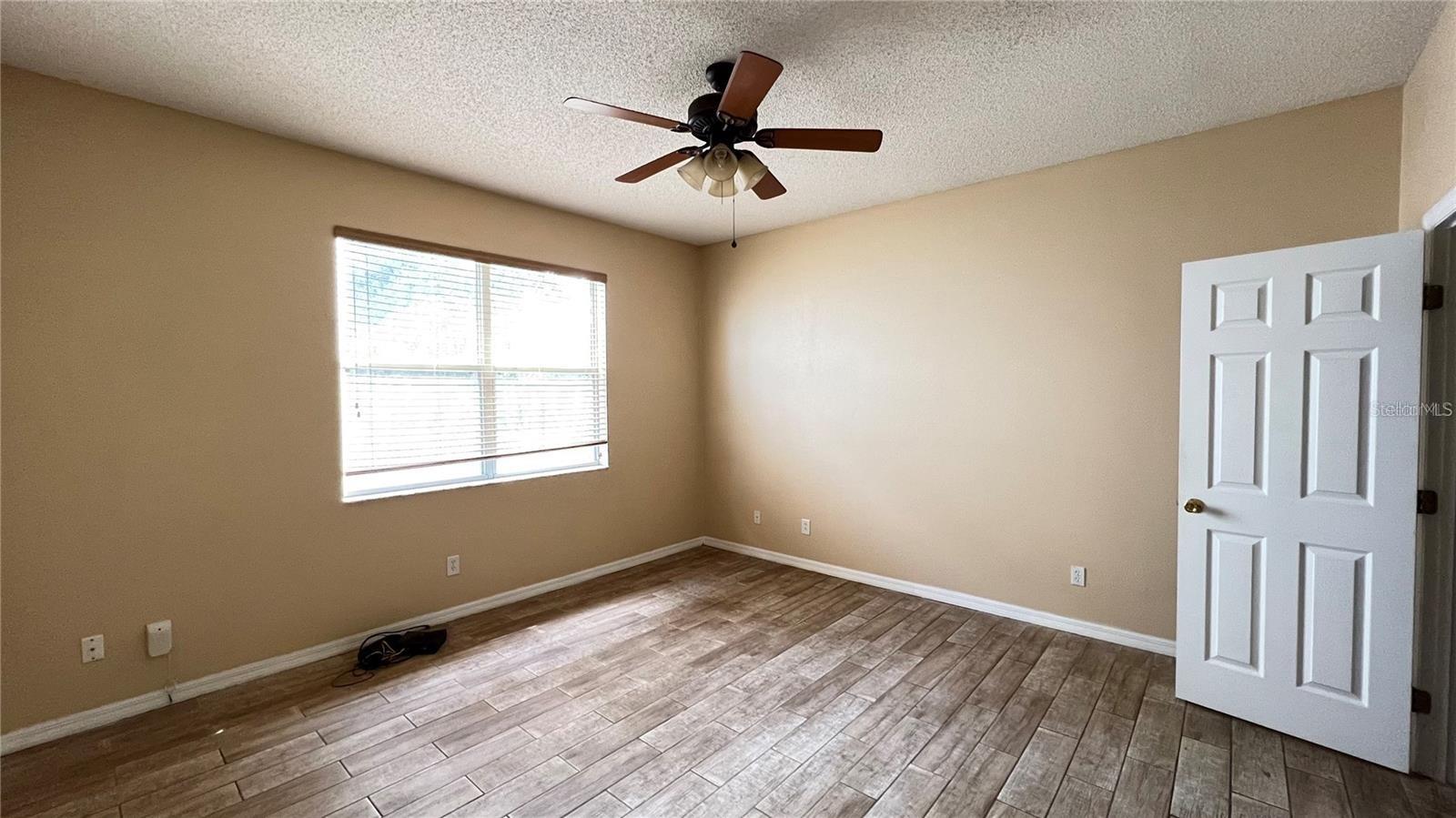 Image 16 of 53 For 16904 Sunrise Vista Drive