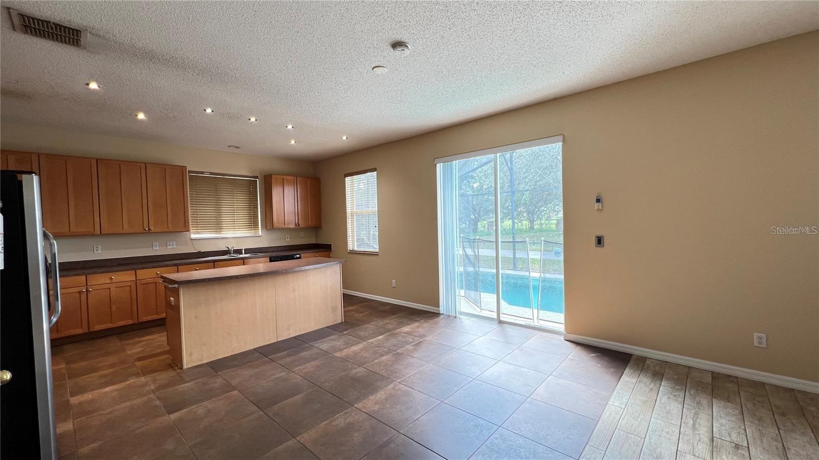 Image 27 of 53 For 16904 Sunrise Vista Drive