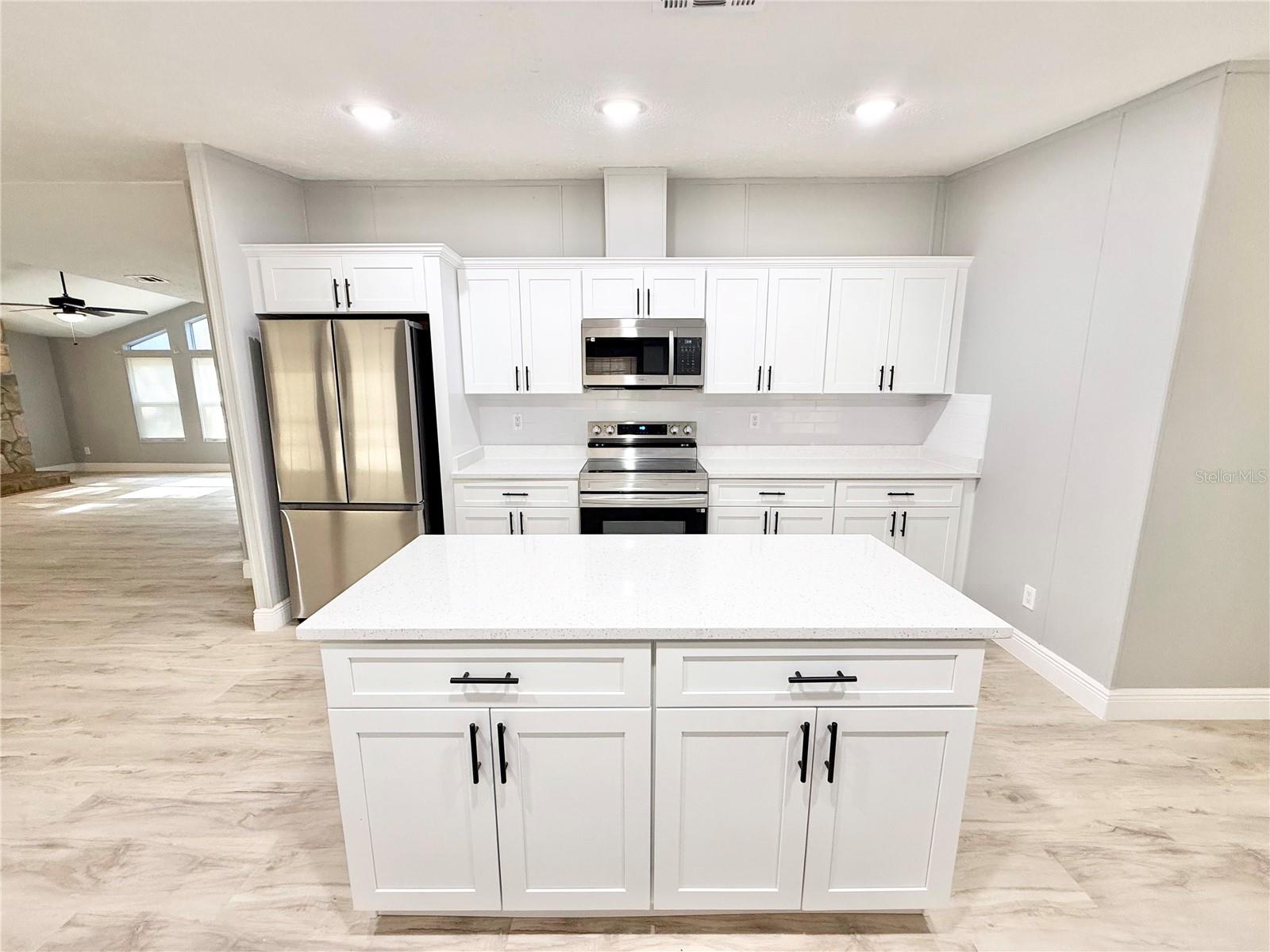 Image 11 of 54 For 16200 50th Street Road