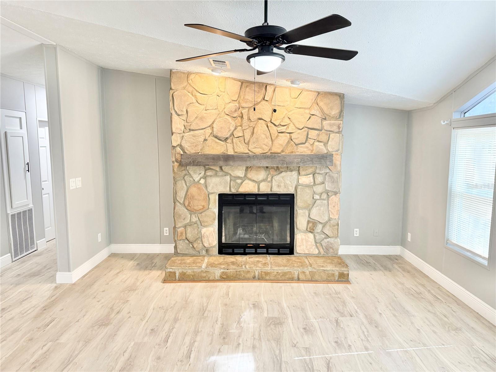 Image 17 of 54 For 16200 50th Street Road